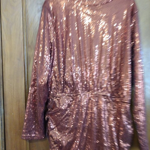 Backless embellished ruched nini dress - Picture 9 of 10